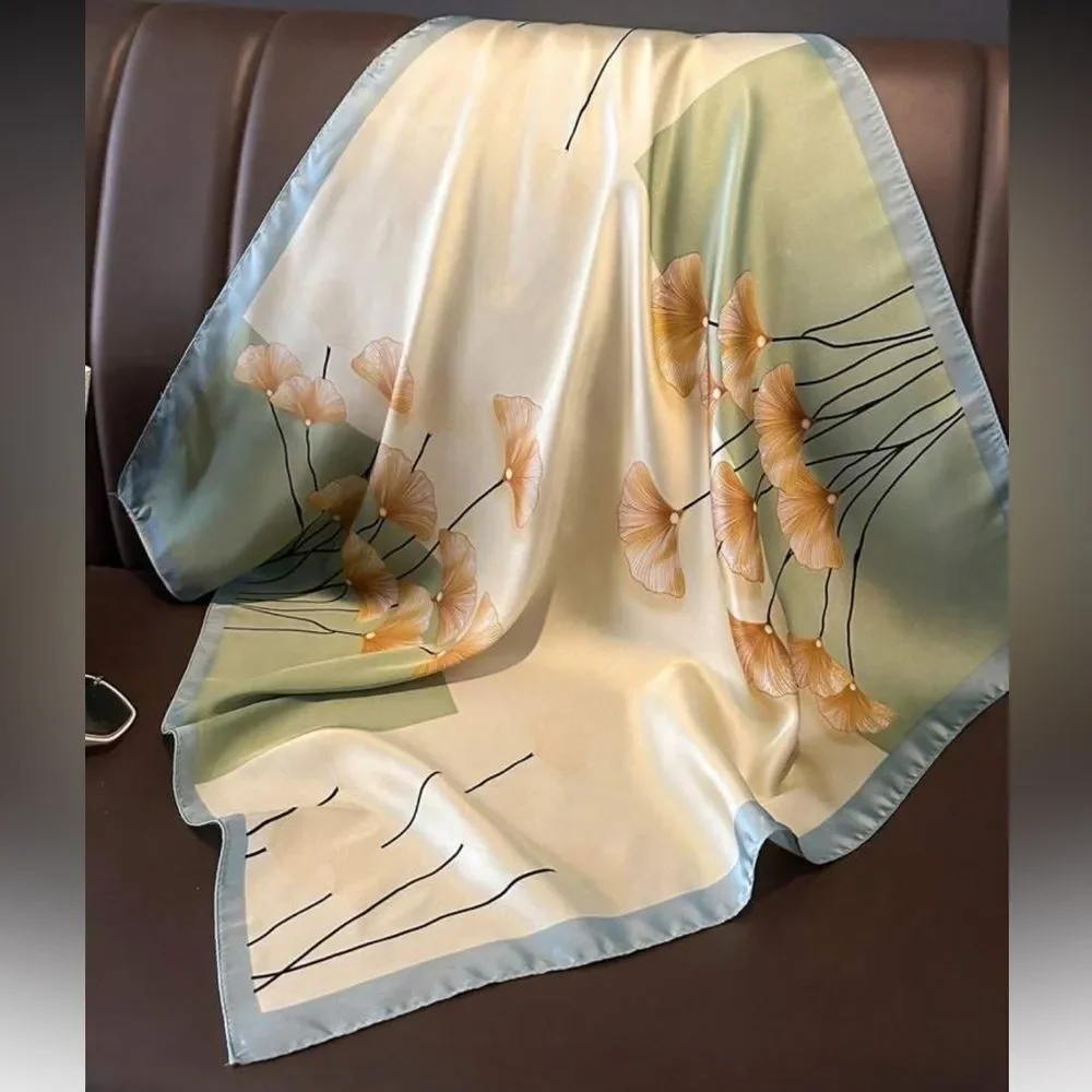 Leaf sage Green and Cream scarf N1352